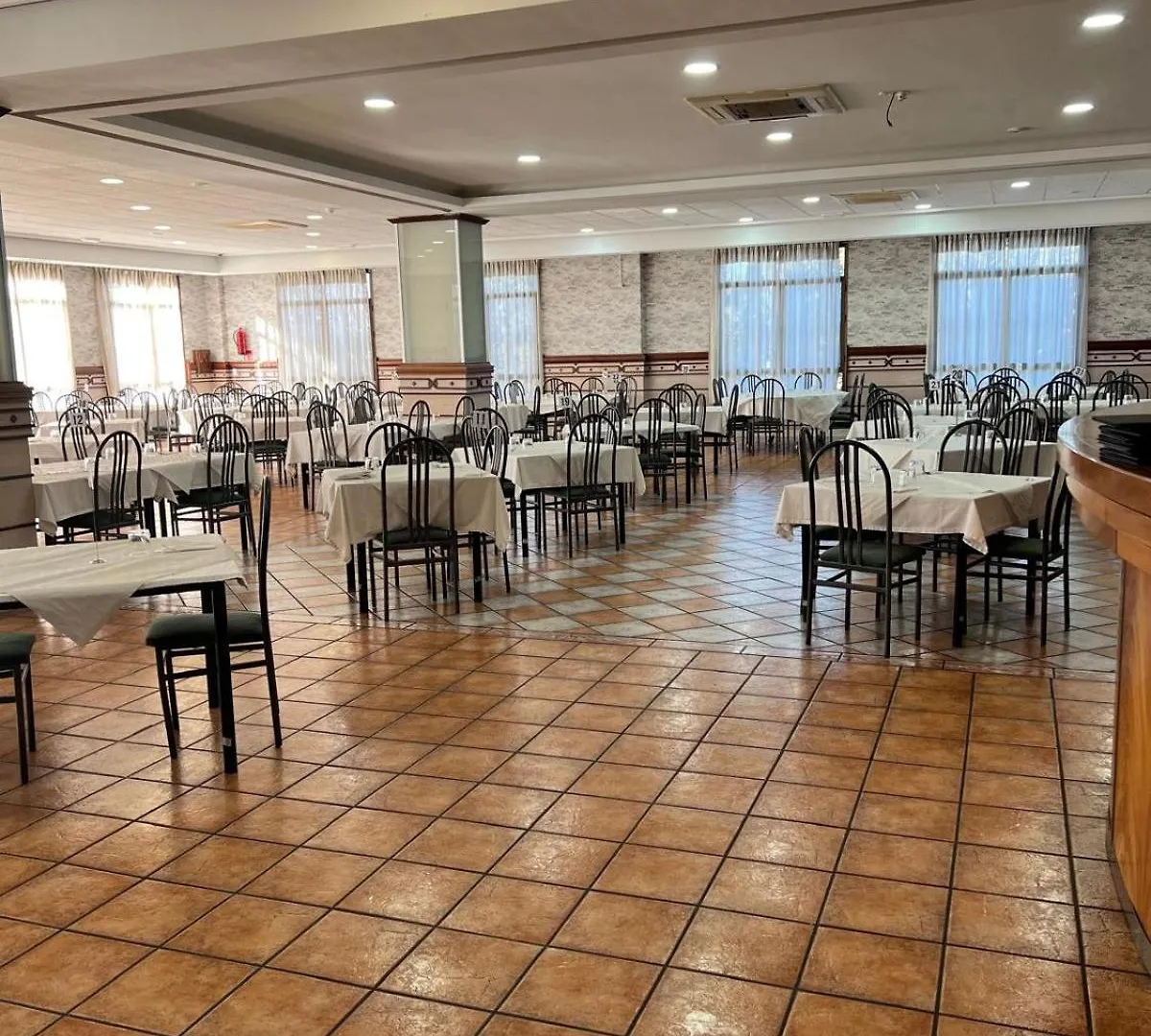Hotel Restaurante Dama De Baza